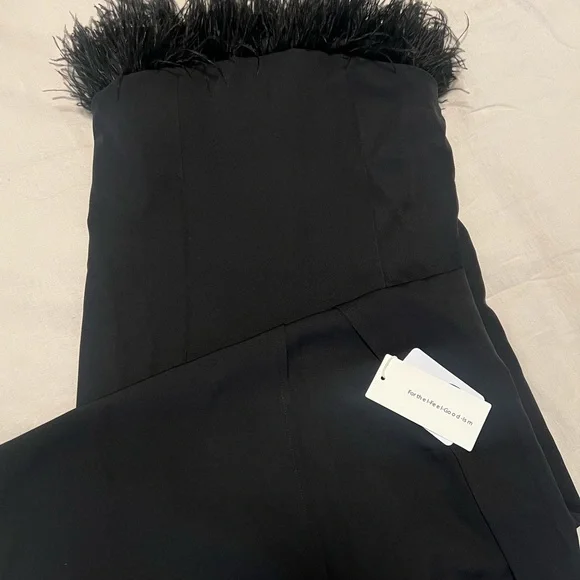 COMMENSE black dress with feather detail - Picture 4 of 5